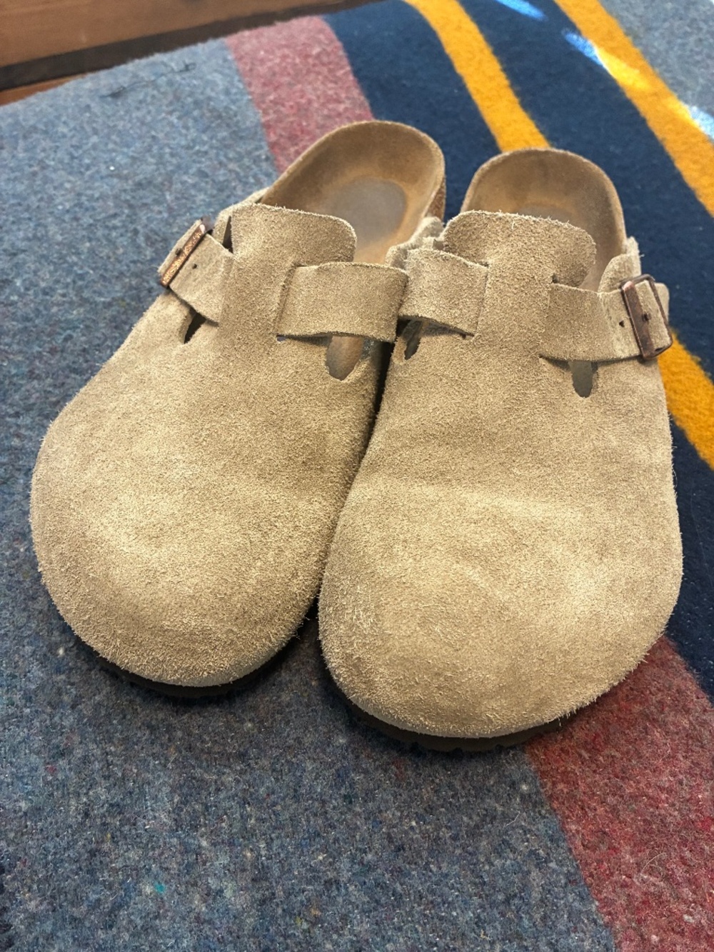 LIKE NEW! Mens Boston, Suede, Size 42